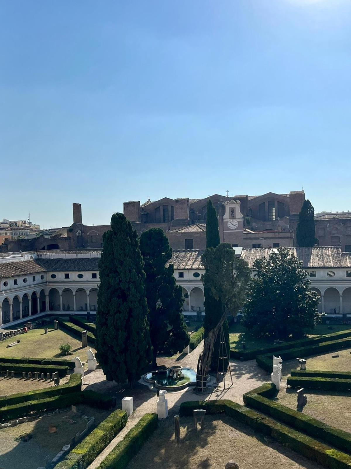 Camera X2 Con Splendida Vista Sulle Terme Di Diocleziano E Sul Chiostro Di Michelangelo โรม ภายนอก รูปภาพ